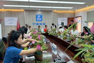 曼城主场球衣谍照：袖口和领口印有0161图案，代表曼彻斯特区号